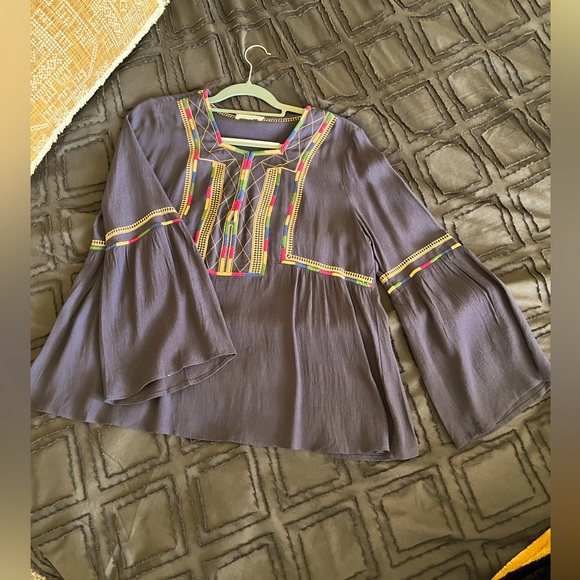 SUGAR + LIPS TUNIC with Gray with Colorful Embroidered Design - Picture 4 of 7